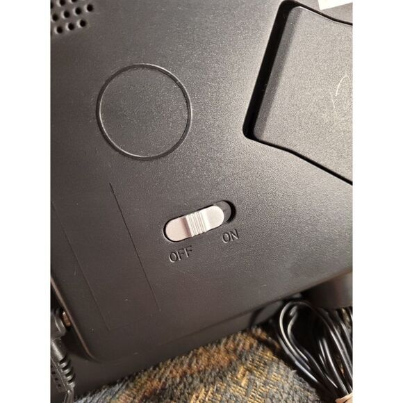 Studio 35 7 Inch Digital Photo Frame with Remote - Picture 8 of 15